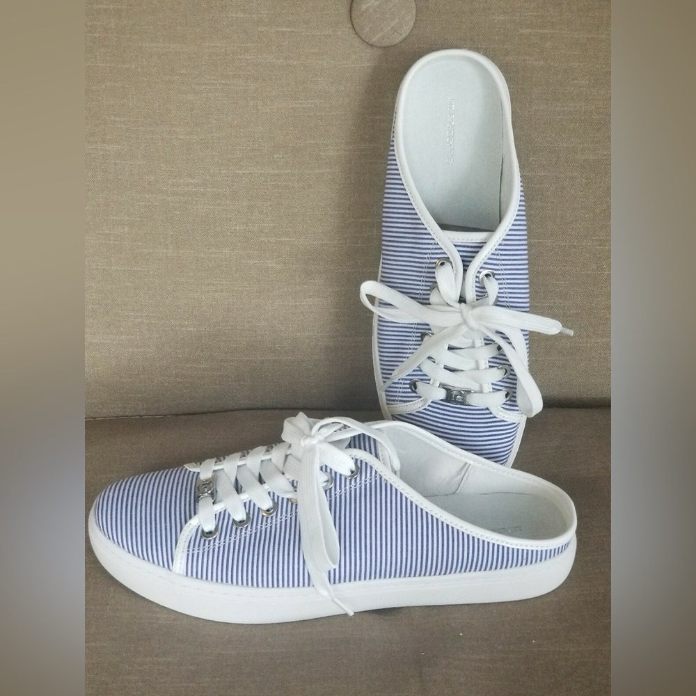 Liz Claiborne White and Blue Striped Slip-On Sneakers
